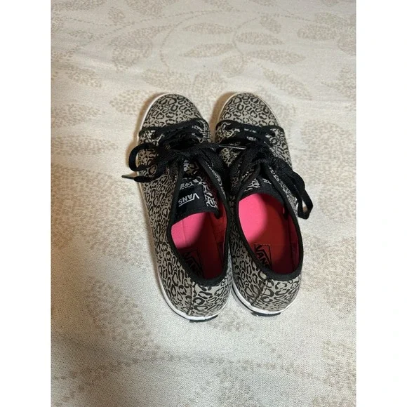 Vans Classic Slip On Womens Size 9 Shoes Cheetah Leopard Print Skate Sneakers - Picture 6 of 10